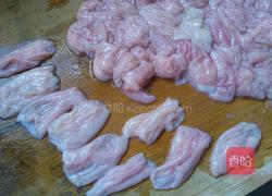 蜂蜜莲子小肠汤的做法图解2