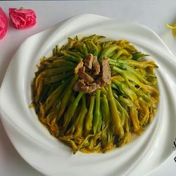 黄花菜炒肉的做法[图]