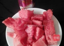 西瓜奶昔的做法图解1