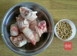 黄豆炖猪蹄的做法图解1