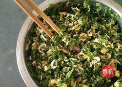 韭菜鸡蛋水煎饺的做法图解2