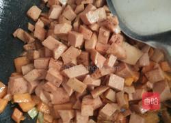 胡萝卜炒火腿的做法图解3