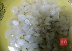 雪莲子银耳羹的做法图解1