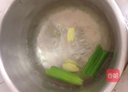 卤猪肘的做法图解3