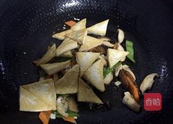 香菇炒豆腐的做法图解8