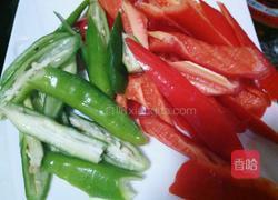 双椒大葱炒鱿鱼的做法图解3