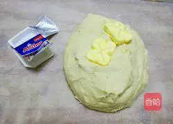 Illustration of how to make cranberry hand-shredded bread 3