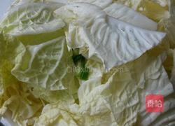白菜炒蘑菇的做法图解1