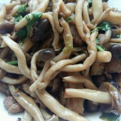 蟹味菇五花肉的做法[图]