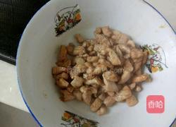 毛豆炒肉的做法图解6