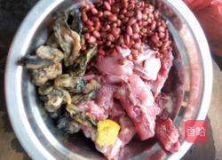 莲藕猪骨汤的做法图解1