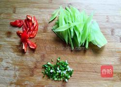 莴苣炒鸡蛋的做法图解2