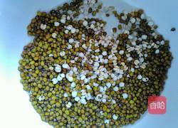 绿豆薏仁百合羹的做法图解3