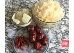 红枣枸杞银耳汤的做法图解3