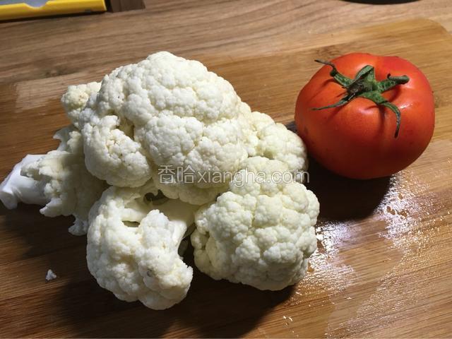 准备好主料，并清洗干净