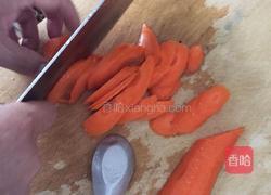 芹菜香干炒肉的做法图解7