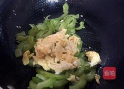 苦瓜炒鸡蛋的做法图解8