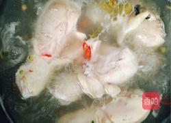 手撕鸡肉的做法图解1