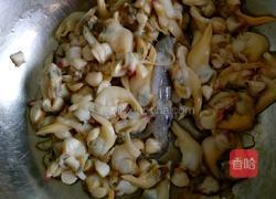 蛤蜊肉炒芹菜的做法图解1