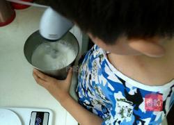 四寸戚风的做法图解5