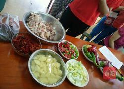 新疆大盘鸡的做法图解1