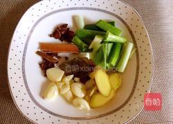 红烧肉炖土豆芹菜末的做法图解4