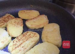 蛋煎馒头的做法图解2