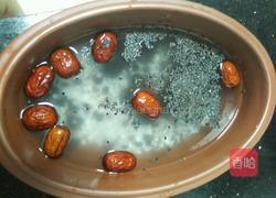 红枣桂圆薏仁粥的做法图解3