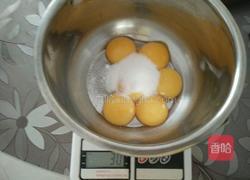 拉花戚风蛋糕(烤盘法）的做法图解2