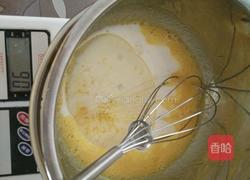 拉花戚风蛋糕(烤盘法）的做法图解3