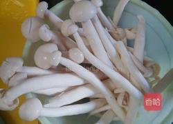 海鲜菇炒鸡丝的做法图解1