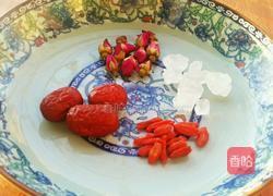 红枣枸杞玫瑰花茶的做法图解1