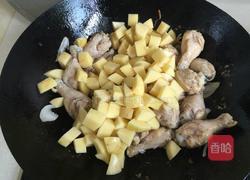 香菇土豆炖鸡腿的做法图解7