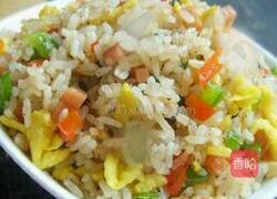 小黄人蛋包饭的做法图解2