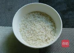 苦瓜菊花粥的做法图解3