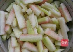 清炒西瓜皮的做法图解1