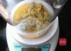 蜂蜜百香果戚风蛋糕的做法图解2