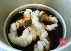 洋葱炒大肠的做法图解3