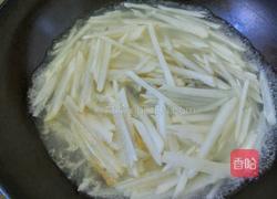 鲫鱼萝卜汤的做法图解7