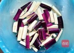 油爆茄子的做法图解2