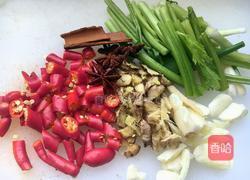 木耳炒鸡丁的做法图解1