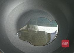 火腿炒玉米粒的做法图解2