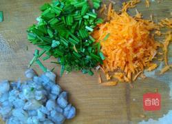 胡萝卜韭菜虾仁饼的做法图解1