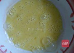 胡萝卜韭菜虾仁饼的做法图解2