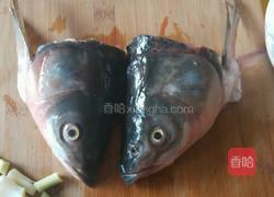 鱼头汤的做法图解2