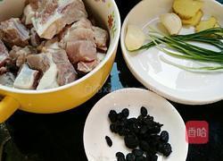 豉汁蒸排骨的做法图解1