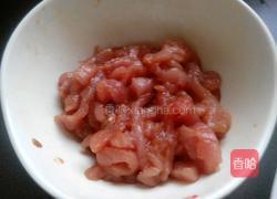 香菇炒肉丝的做法图解1