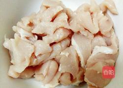 丝瓜青椒炒肉片的做法图解2