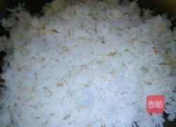 胡萝卜香菇腊肠炒饭的做法图解6