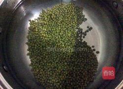 大米绿豆粥的做法图解3